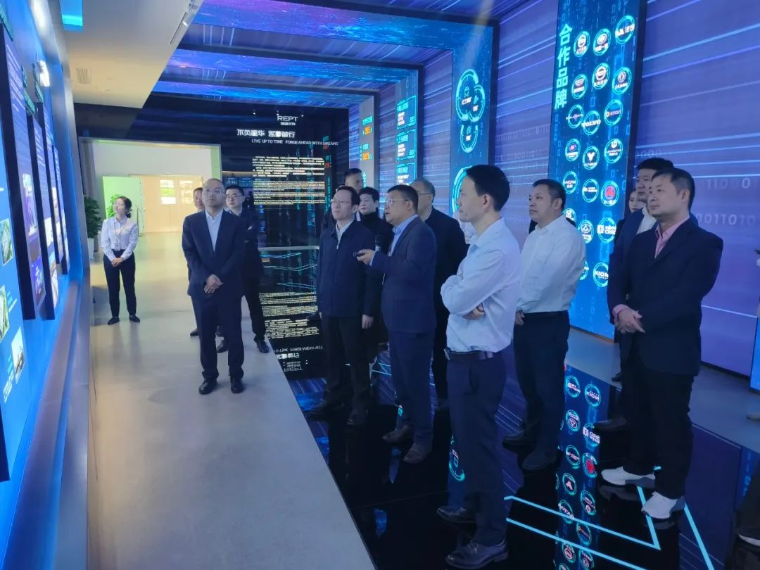 [Visite et échange] Pu Xiaobin, secrétaire adjoint du Comité du Parti de la Commission de surveillance et d'administration des actifs publics de la province du Zhejiang, et son groupe ont rendu visite à Ruipu Lanjun pour inspection et enquête